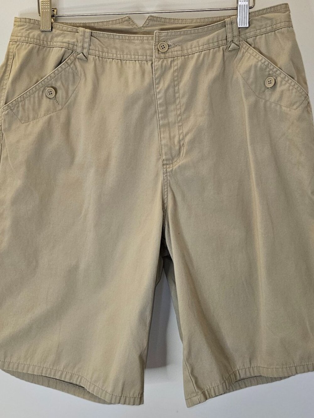 White Stag khaki shorts; roll-up & fasten into a shorter length. Pockets Sz 14